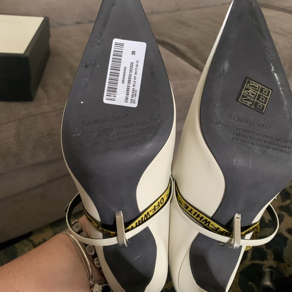 Off White Pumps - Picture 3 of 9